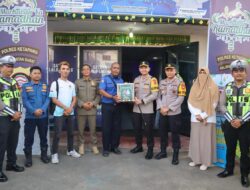 Kapolres Ketapang Bersama PJU dan Bhayangkari Cek Pos Pam dan Pos Yan, Berikan Bingkisan untuk Personel Piket