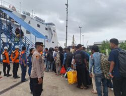 Polsek Kawasan Pelabuhan Amankan Keberangkatan KM Dharma Ferry II di Pelabuhan Pelindo II Sukabangun