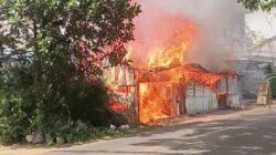 Dalam Sehari, Dua Rumah Di Ketapang Habis Dilalap Sijago Merah
