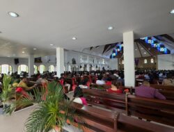 Polres Ketapang Laksanakan Pengamanan Minggu Palma Dalam Menyambut Paskah di Gereja Kota Ketapang