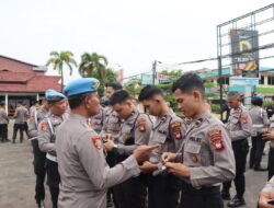 Tingkatkan Disiplin dan Profesionalitas, Propam Polres Ketapang Laksanakan Gaktiblin di halaman Mapolres Ketapang