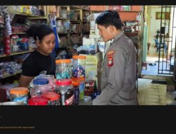Humanis dan Preventif, Petugas Piket Sampaikan Pesan Kamtibmas kepada Pemilik Toko