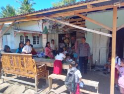 Sedang Asyik Jajan, Pelajar SD Dapat Himbauan Langsung dari Polisi