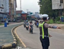 Satlantas Polres Sekadau Atur Lalu Lintas Pagi di Bundaran Tugu PKK