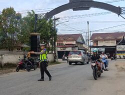 Aipda Hengki Laksanakan Ploting Point Pagi, Memastikan Keamanan Dan Keselamatan Pengendara Di Persimpangan