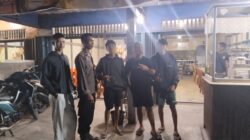 Lagi Berdiri Depan Warung, Pemuda Ini Kaget Disapa Polisi… Ternyata Begini”