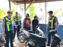 Dua Motor Knalpot Brong Ditilang Satlantas Polres Sekadau Saat Patroli Pagi