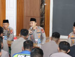 Kapolres Sekadau Beri Siraman Rohani kepada Anggota dalam Kegiatan Binrohtal
