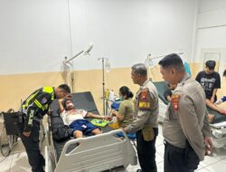 Laka Lantas di Tanjung Tengang,Dengan Sigap Personel Pamapta III Pores Melawi  Evakuasi Korban ke RSUD