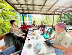 Kapolsek Marau Gelar Ngopi Bareng Bersama Tokoh Dayak dan Organisasi Kemasyarakatan, Perkuat Sinergitas Jaga Kamtibmas