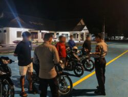 Lima Pelajar Nongkrong dengan Knalpot Brong, Pamapta Polres Sekadau Beri Pembinaan