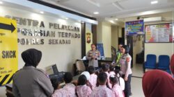 Keliling Mapolres Sekadau, Murid TK Belajar Mengenal Polisi dari Dekat