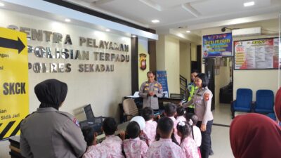 Keliling Mapolres Sekadau, Murid TK Belajar Mengenal Polisi dari Dekat