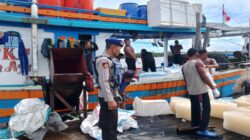 Sambangi Nelayan Pesisir dan Para ABK Kapal, Sat Polairud Polres Ketapang Sampaikan Himbauan Kamtibmas