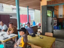 Warga Tersenyum Bahagia, Kehadiran Bhabinkamtibmas Ciptakan Suasana Hangat di Warung