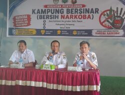 Kasat Narkoba Polres Ketapang Bersama Kapolsek Delta Pawan Laksanakan Penyuluhan Kampung Bersinar dan Sosialisasi Bahaya Narkoba di Desa Kalinilam