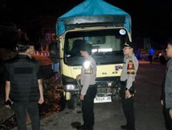 Truk Parkir di Simpang Kantor Bupati Sekadau Ditegur Polisi Saat Patroli Malam