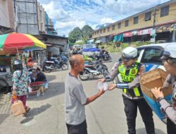 Polres Sintang Berbagi, Tebar Kepedulian Lewat Bantuan Sosial dan Makan Siap Saji Untuk Warga Membutuhkan