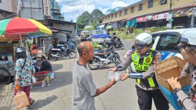 Polres Sintang Berbagi, Tebar Kepedulian Lewat Bantuan Sosial dan Makan Siap Saji Untuk Warga Membutuhkan