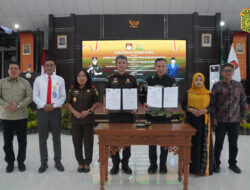 PERKUAT DEMOKRASI DAN PENGAWALAN HUKUM PEMILU, KPU KALBAR DAN KEJAKSAAN TANDATANGANI PERJANJIAN KERJA SAMA