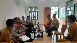 Kasat Binmas Polres Ketapang Laksanakan Silaturahmi Kamtibmas Bersama Tiga Pilar di Desa Baru