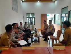 Kasat Binmas Polres Ketapang Laksanakan Silaturahmi Kamtibmas Bersama Tiga Pilar di Desa Baru