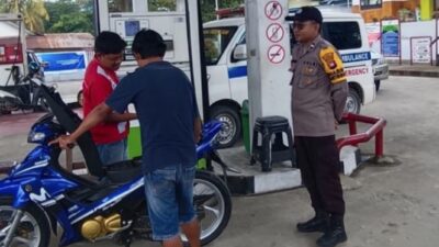 Cegah Gangguan Kamtibmas, Bhabinkamtibmas Sambangi SPBU dan Ajak Warga Lebih Waspada