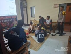 Seru! Nobar Piala Dunia Bareng Polisi, Warga Puji Keramahan Anggota