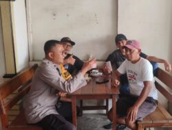 Rendah Hati dan Suka Menolong, Sosok Bhabinkamtibmas yang Dicintai Warga Sungai Tebelian