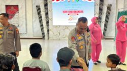 Kapolres Melawi Berikan Semangat kepada Peserta Sunatan Massal dalam Rangka Hari Bhayangkara ke-80
