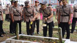 Polres Melawi Gelar Ziarah Makam dan Tabur Bunga Peringati Hari Bhayangkara ke-80
