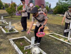 Ziarah dan Tabur Bunga, Polres Sintang Wujudkan Penghormatan Tertinggi kepada Para Pahlawan