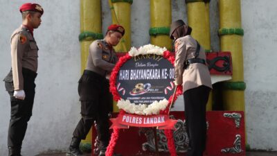 Ziarah dan Tabur Bunga di Makam Pahlawan Juang Landak, Polres Landak Kenang Jasa Para Pahlawan Jelang Hari Bhayangkara ke-80