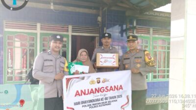 Polsek Matan Hilir Selatan Gelar Anjangsana Dan Serahkan Bantuan Sosial Dalam Rangka Hari Bhayangkara Ke-80