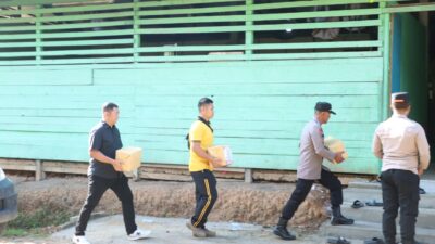 Polres Sekadau Berbagi dengan Santri Al-Falah Jelang Hari Bhayangkara ke-80