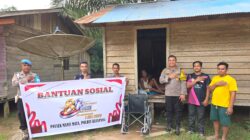 Kapolsek Manis Mata Salurkan Bantuan Kursi Roda kepada Warga, Wujud Kepedulian Polri di Hari Bhayangkara Ke-80