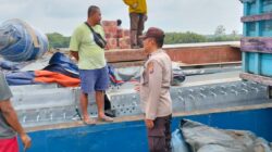 Jaga Keamanan Kawasan Pelabuhan, Personel Polsek Sampaikan Pesan Kamtibmas dan Utamakan Keselamatan Kerja