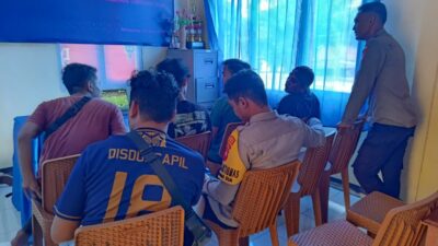 Polsek Simpang Dua Polres Ketapang Gelar Nonton Bareng Piala Dunia Bersama Warga, Pererat Kedekatan dengan Masyarakat