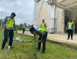 Hari Bhayangkara ke-80, Satlantas Polres Sekadau Tanam 100 Pohon di Masjid Agung Sultan Anum