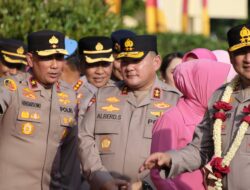 Farewell and Welcome Parade Kapolda Kalbar, Irjen Pol. Alberd Teddy Benhard Sianipar Resmi Lanjutkan Kepemimpinan