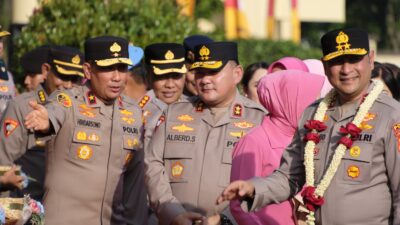 Farewell and Welcome Parade Kapolda Kalbar, Irjen Pol. Alberd Teddy Benhard Sianipar Resmi Lanjutkan Kepemimpinan