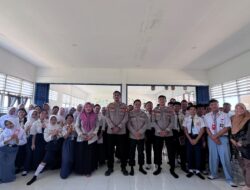 Polisi Masuk Kelas Saat MPLS, Ingatkan Siswa Baru SMKN 1 Belitang Bahaya Bullying