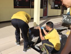 Wujudkan Lingkungan ASRI, Personel Polres Ketapang Gotong Royong Bersihkan Mako Polres