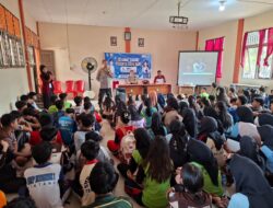 “Cegah Judi Online Sejak Dini, Polsek Sungai Tebelian Bekali Siswa Baru SMAN 1 Sungai Tebelian dalam MPLS”