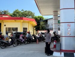 Satbinmas Polres Ketapang Turun Langsung ke SPBU, Ajak Masyarakat Tetap Tenang dan Tidak Lakukan Panic Buying BBM
