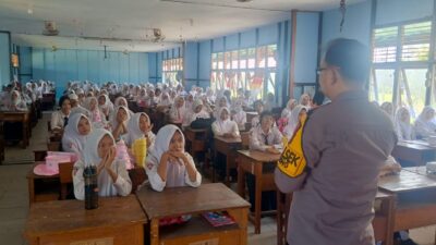 Cegah Penyalahgunaan Narkoba dan Kenakalan Remaja, Polsek Benua Kayong Sosialisasi kepada Peserta MPLS SMAN 2 Benua Kayong