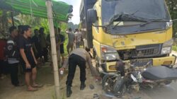 Pengendara Honda Revo Tewas Usai Tabrakan dengan Truk di Belitang Hilir