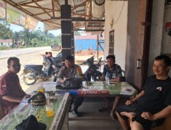 Di Tengah Cuaca Ekstrem, Bhabinkamtibmas Jelimpo Tetap Hadir Menyapa dan Melindungi Warga